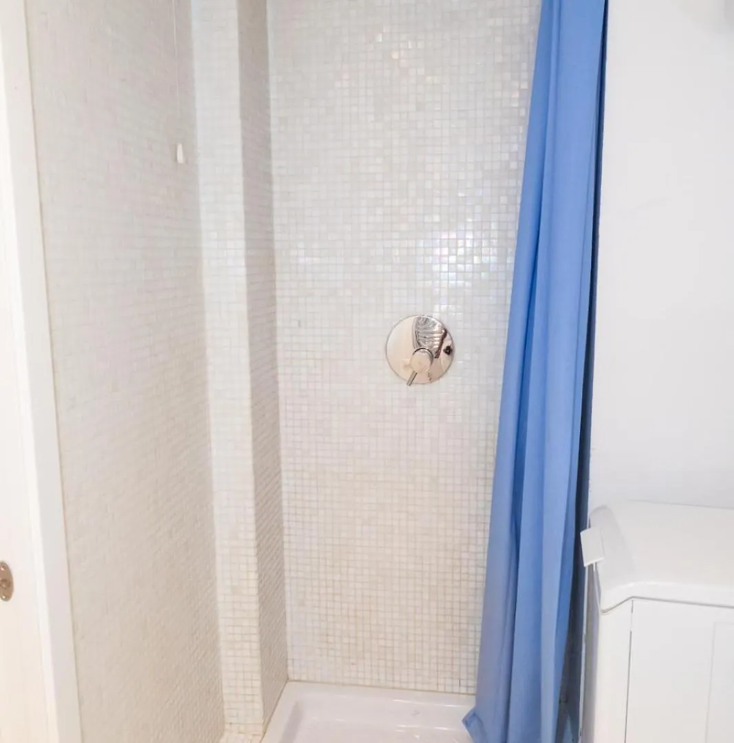 Golden Leaf - 7Sundays Apartman Milánó