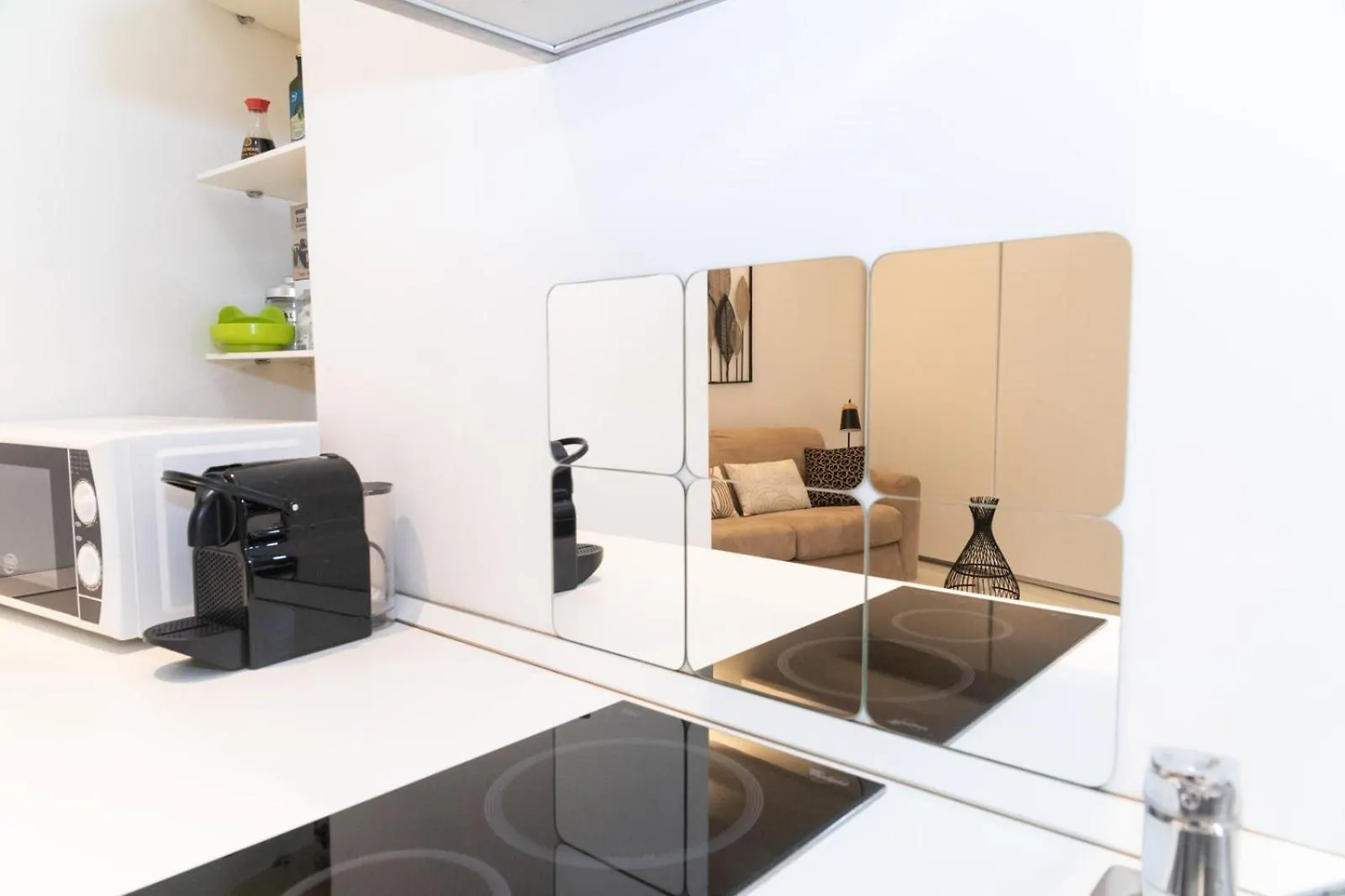 Golden Leaf - 7Sundays Apartman Milánó